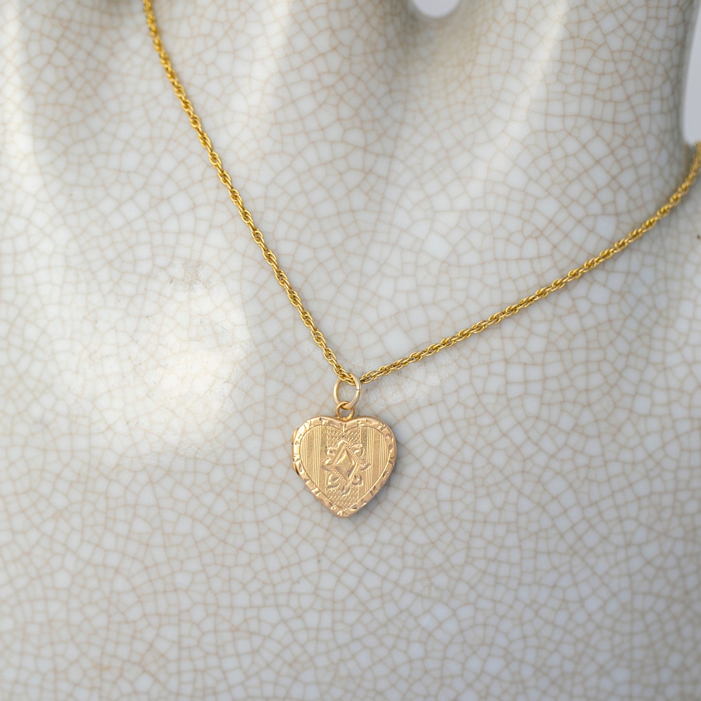 Retro Engraved Heart Locket