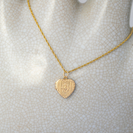 Retro Engraved Heart Locket